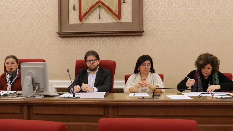 Asili, elementari e medie insieme