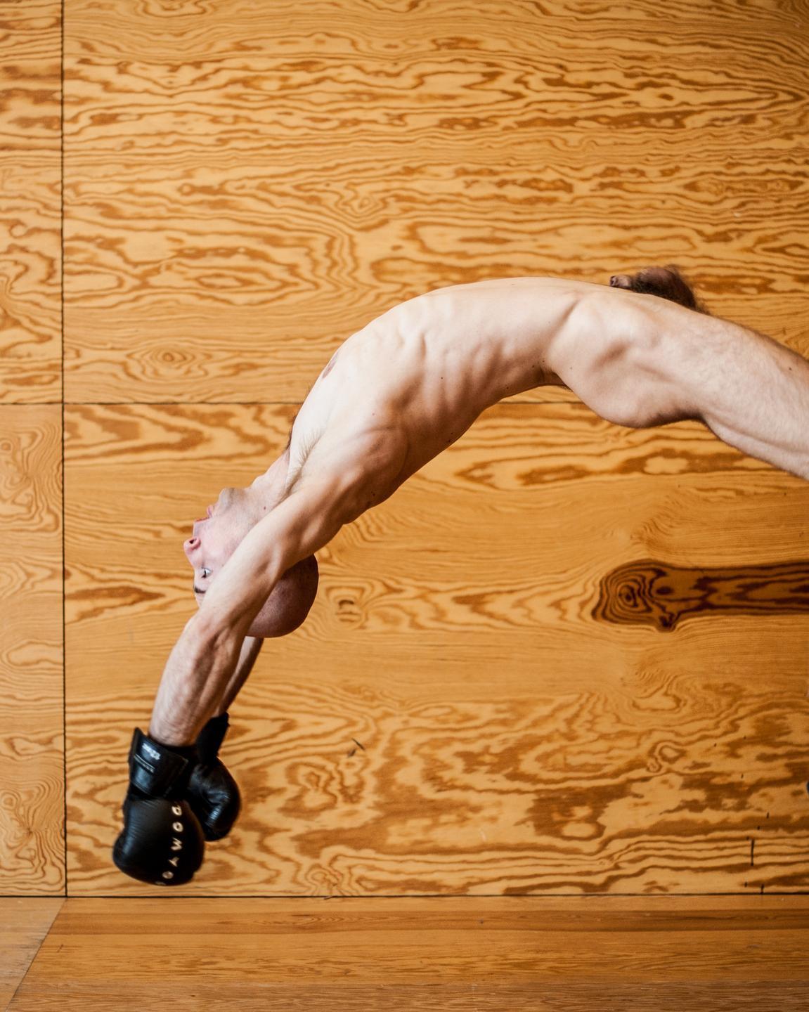 “Aneckxander” al Civico Tra circo e performance 