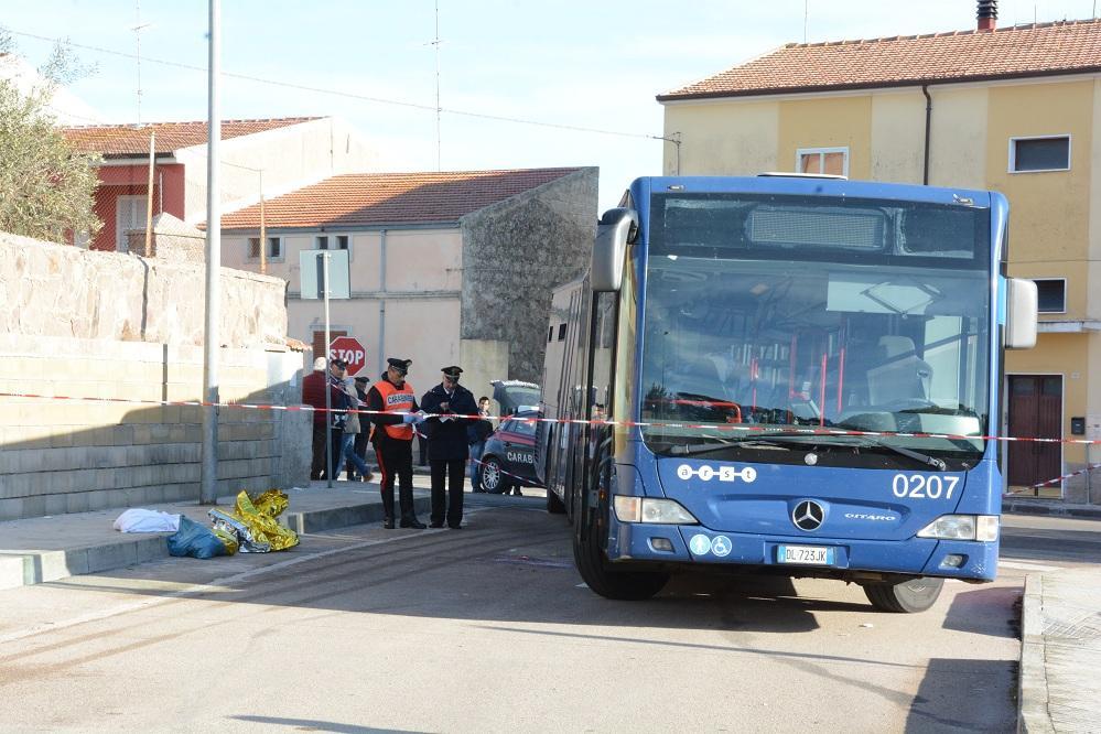 I rilievi dei carabinieri sul luogo della tragedia