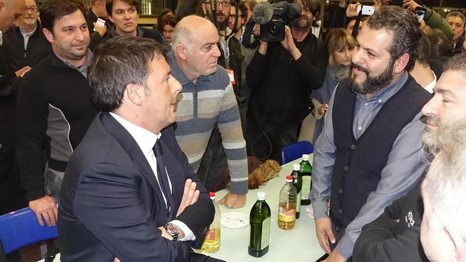 Stazione gremita per il treno di Renzi