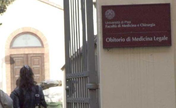 Si spara in camera con i genitori in casa 