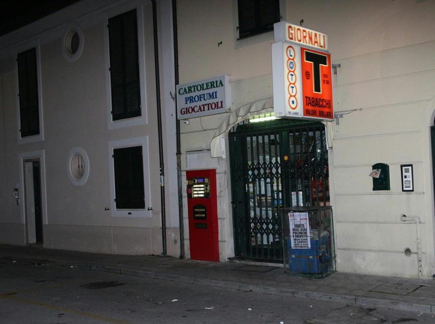 E poco prima un colpo in via di Montramito 