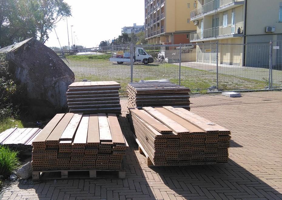 Lavori ancora fermi sul molo di Estensi Riprende la protesta 