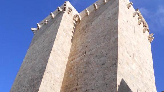 Cagliari, deturpata la Torre dell’Elefante