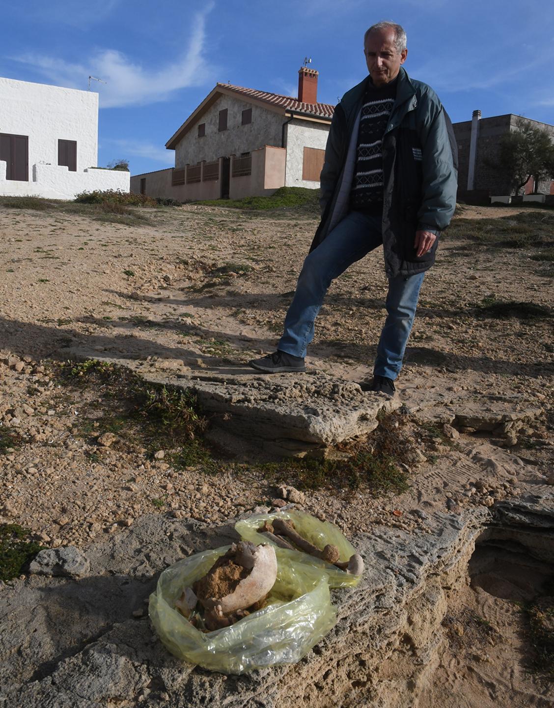 Crolla la falesia a San Giovanni di Sinis, spunta un’antica tomba 