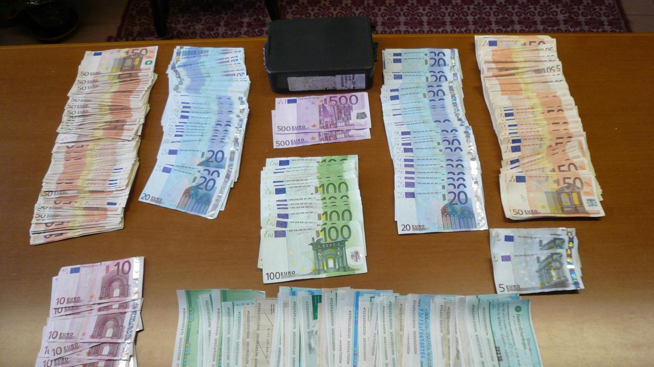 Olbia, madre e figlia a giudizio per truffa