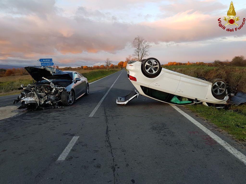 Incidente tra due auto: 4 feriti, 2 gravi 