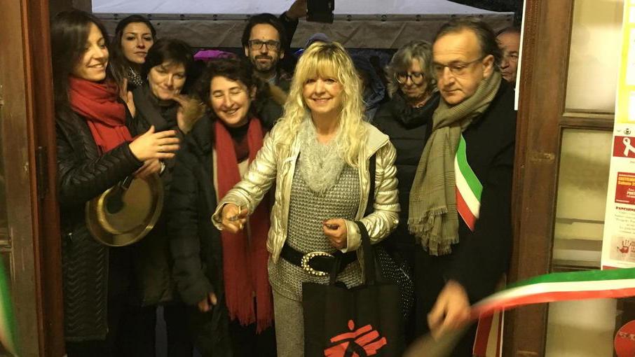 Una panchina rossa per far continuare a vivere Vanessa e le sue speranze
