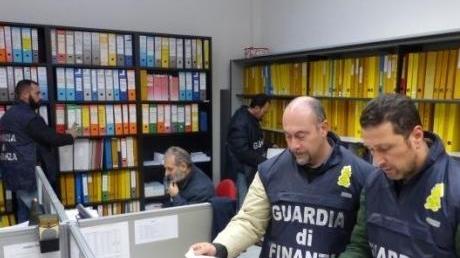Evade il fisco, sequestrate 2 ville a un imprenditore
