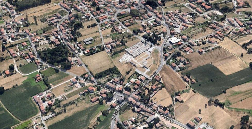 Via i due capannoni Arrivano le villette 