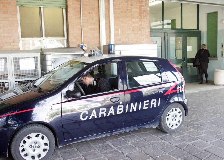 Presa a pugni e rapinata in pieno centro 