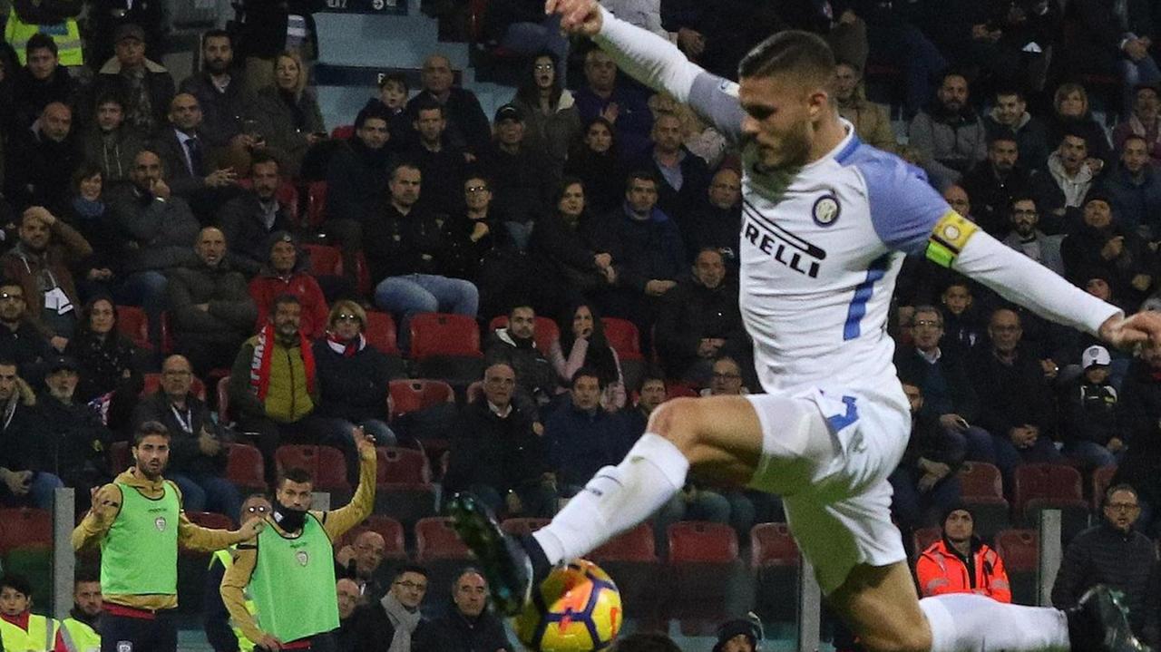 Cagliari spavaldo e sfortunato Icardi trascina l’Inter in vetta