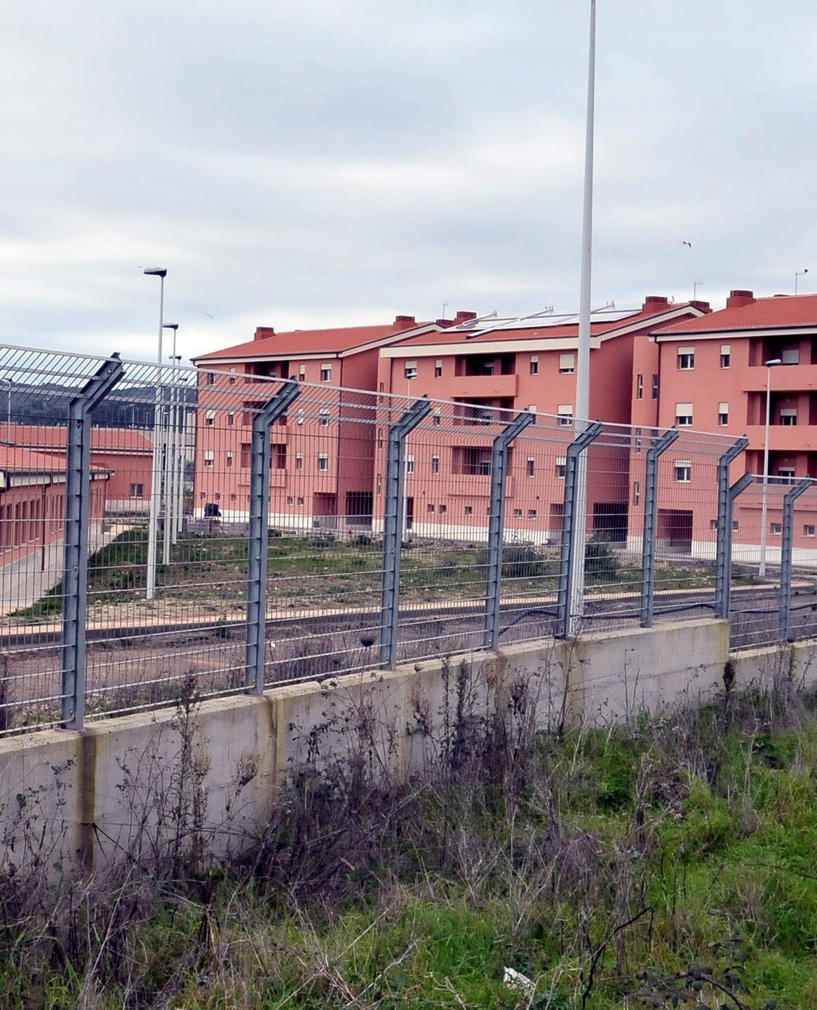 Caserma finita a Pratosardo, l’Esercito prende tempo 