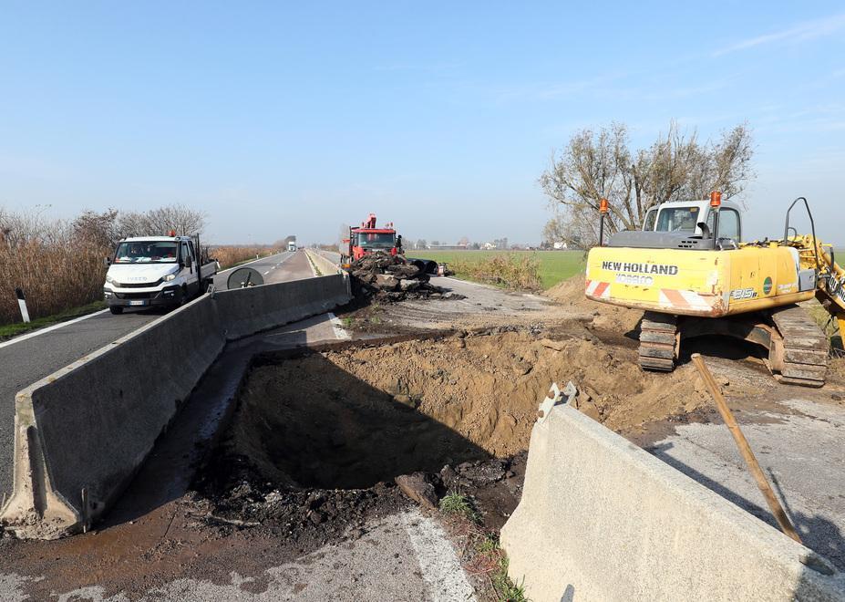 Altri disagi sulla Super per tre cantieri mobili 