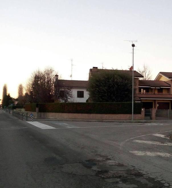 Finale, strade al buio, Massa si arrangia 