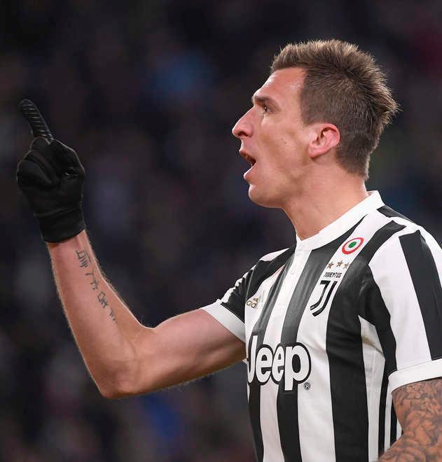 Il tris rilancia la Juve Annienta il Crotone e non perde terreno 