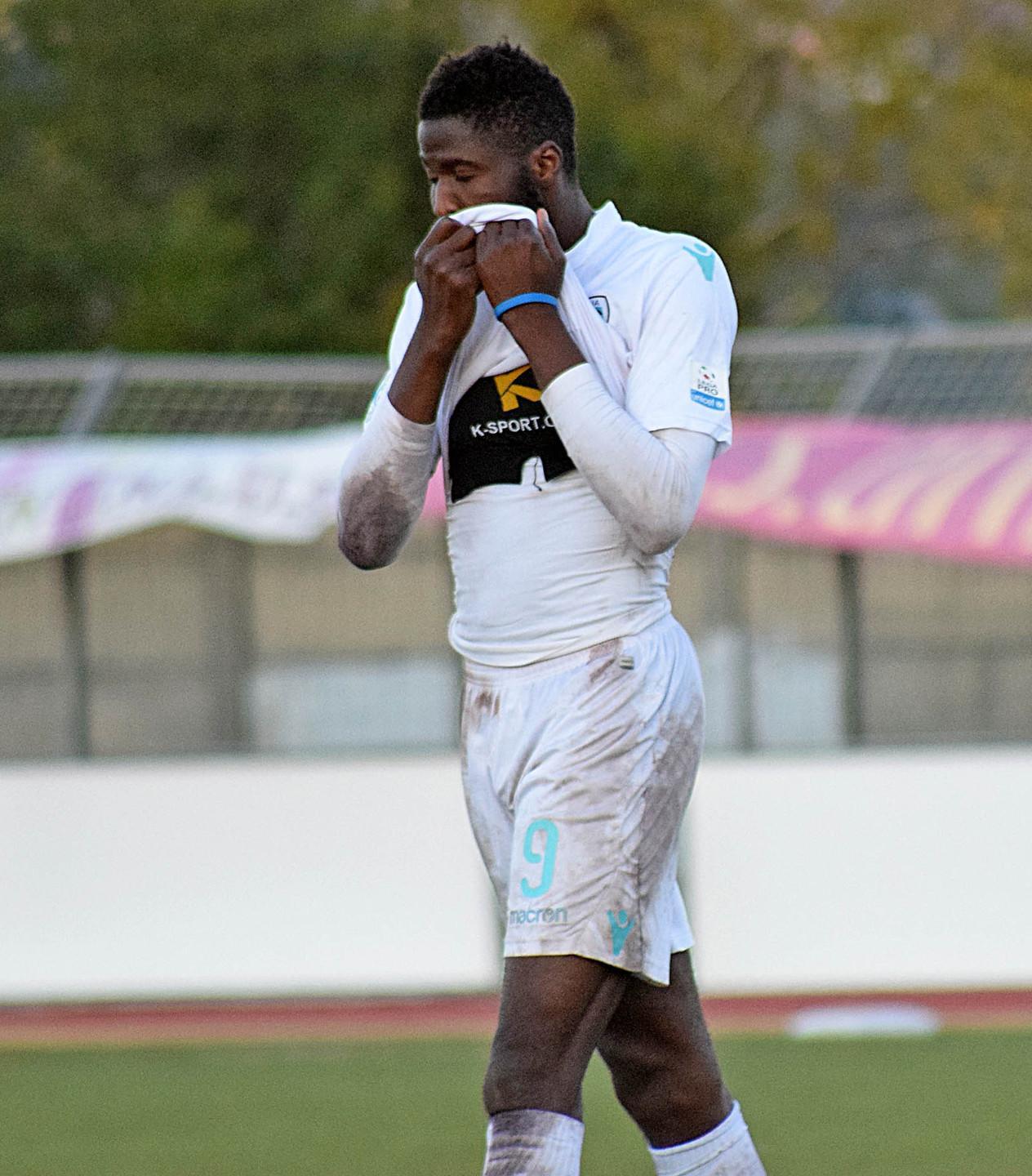 Un autogol di Ogunseye condanna l’Olbia a Prato 