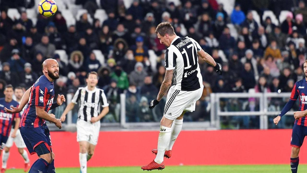 La Juventus prende a pallate il Crotone