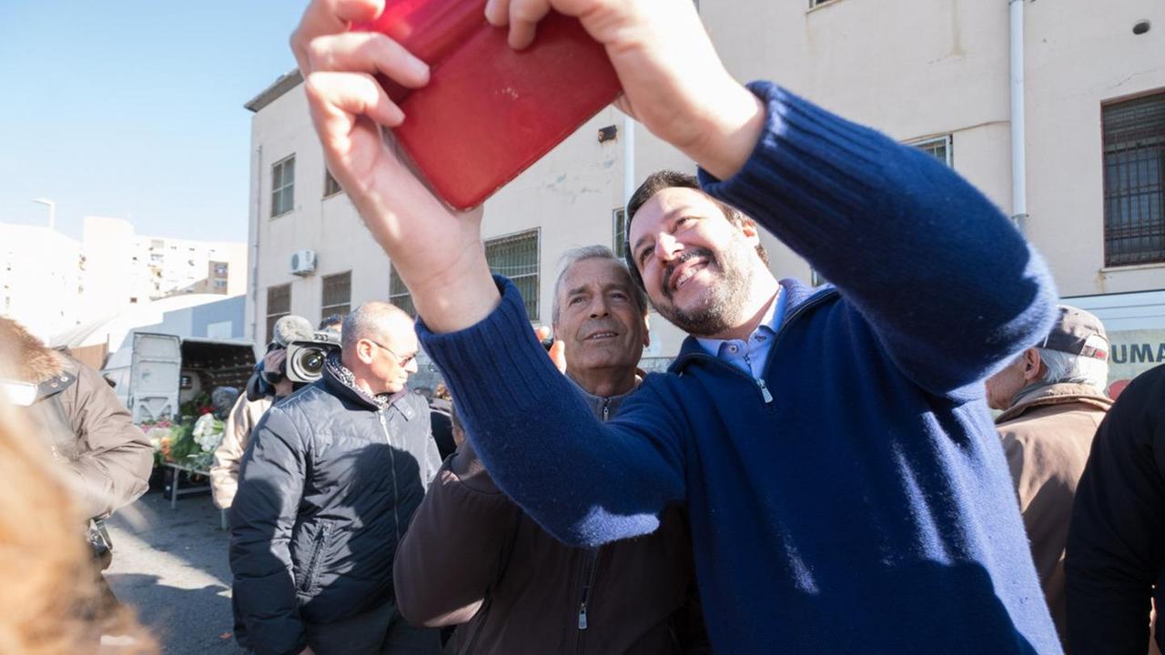 Salvini: «Stop all’invasione, via i migranti»