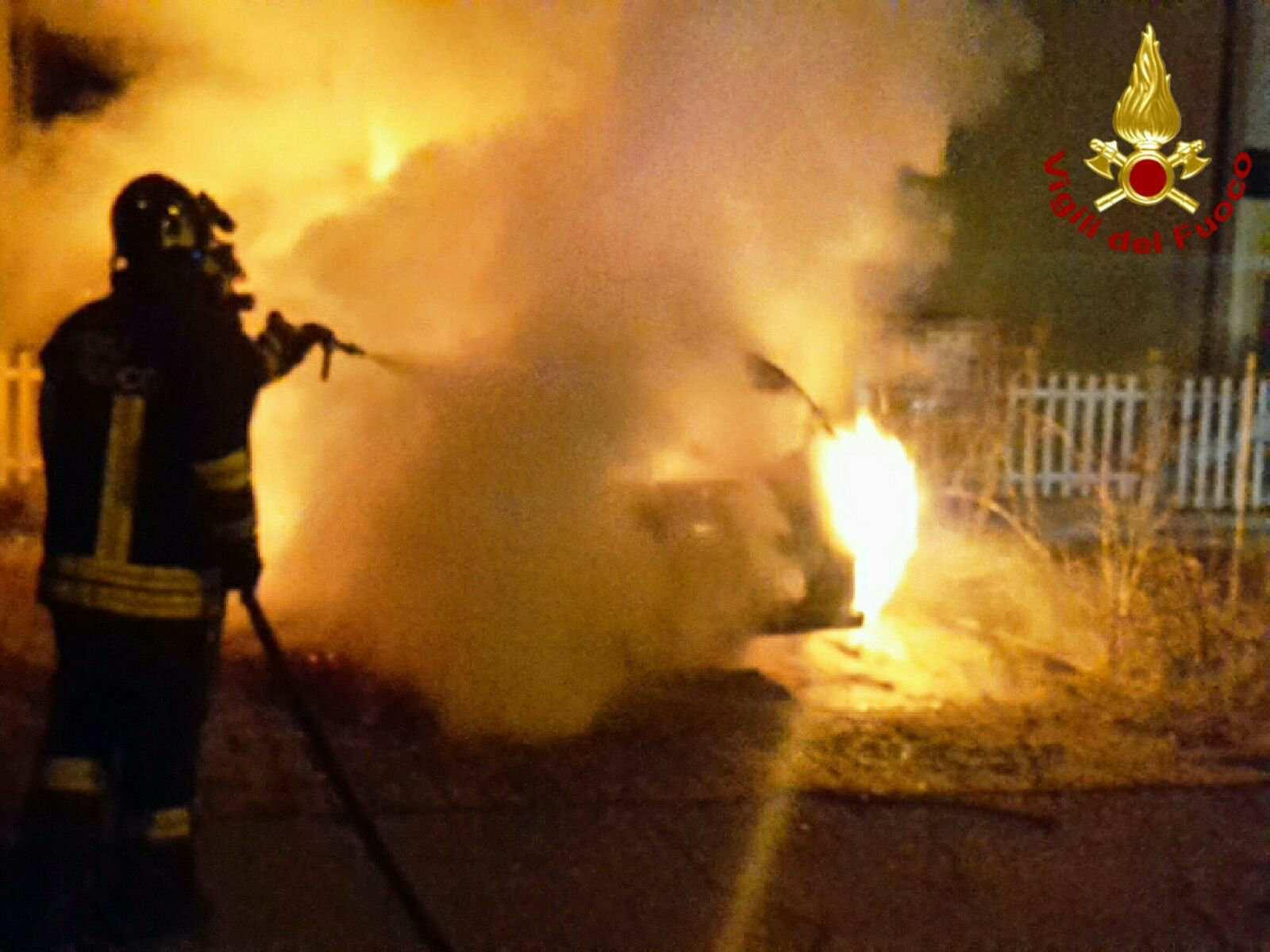 Reggio Emilia, quarto incendio doloso di un'auto in provincia in pochi giorni