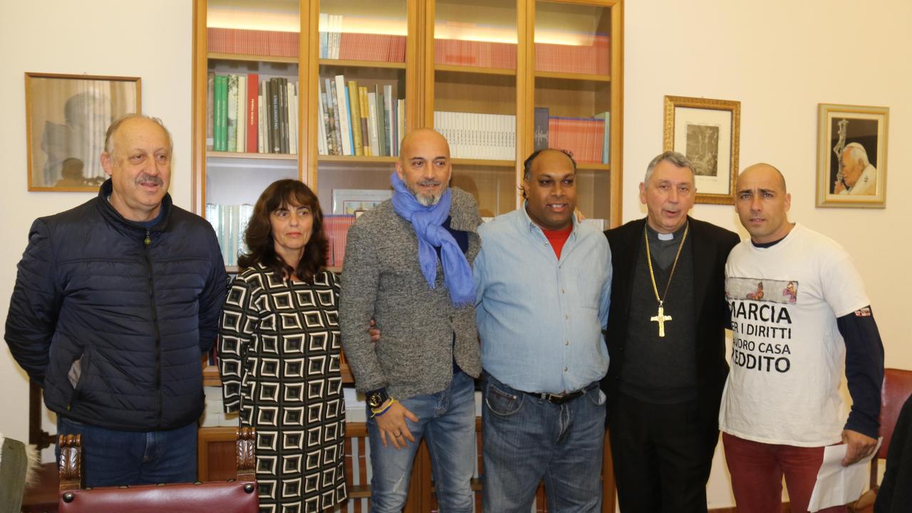 Il vescovo Giusti: «Gli alloggi delle congregazioni religiose a chi ha perso la casa»