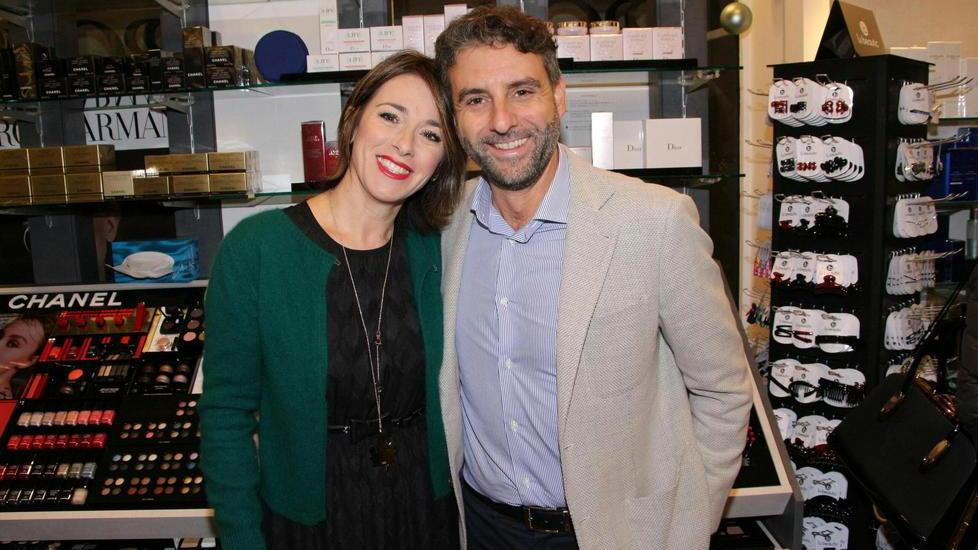 Nicola Polacci (Profumerie Rossi) con la moglie all'inaugurazione del negozio in Passeggiata