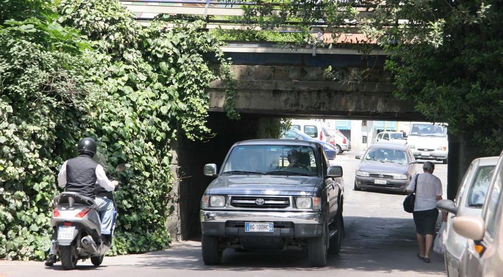 Giovane scippata, nella borsa 3.000 euro