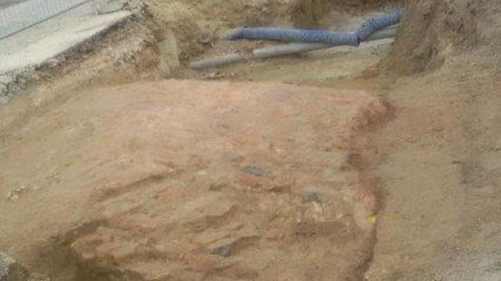 Dal sottosuolo spunta l’antica rete fognaria