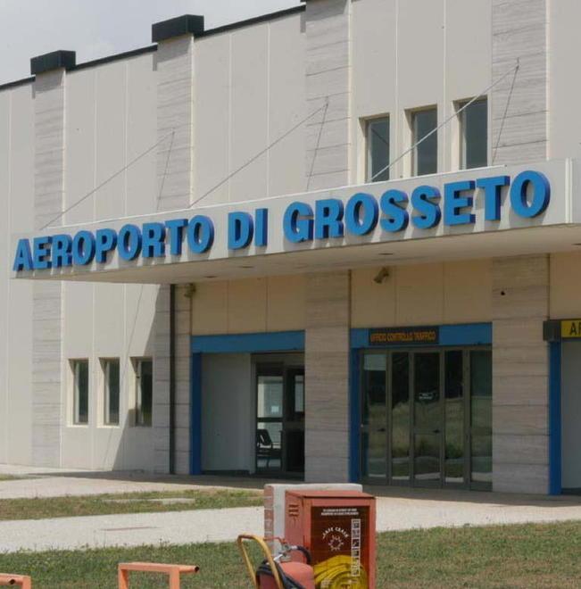 Aeroporto civile Il Psi: «Decisivo il ruolo di Nencini»