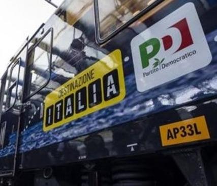 Muore a 43 anni travolta dal treno del Pd