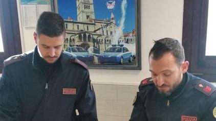 Presi “topi d’auto”: agente ferito