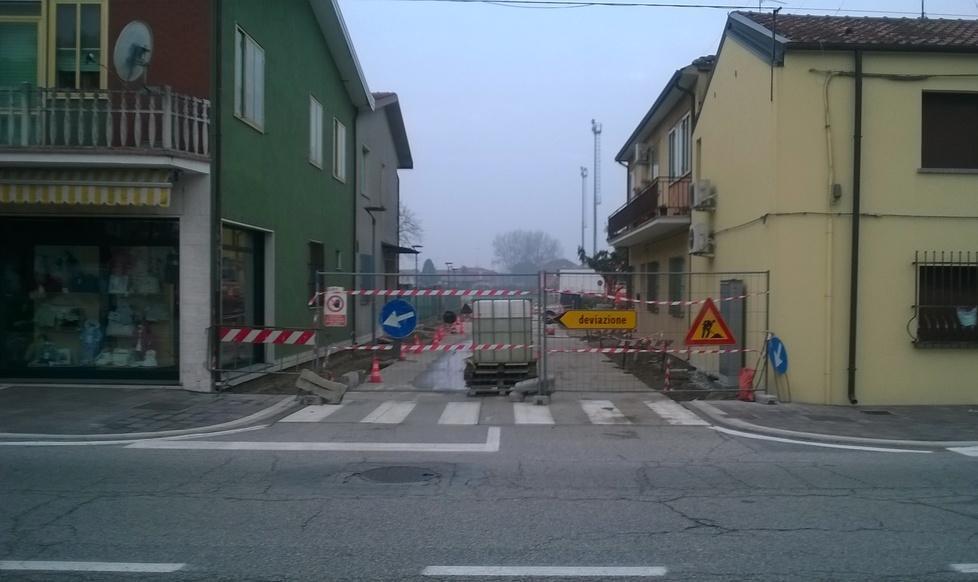 Nuovi marciapiedi in via dello Sport