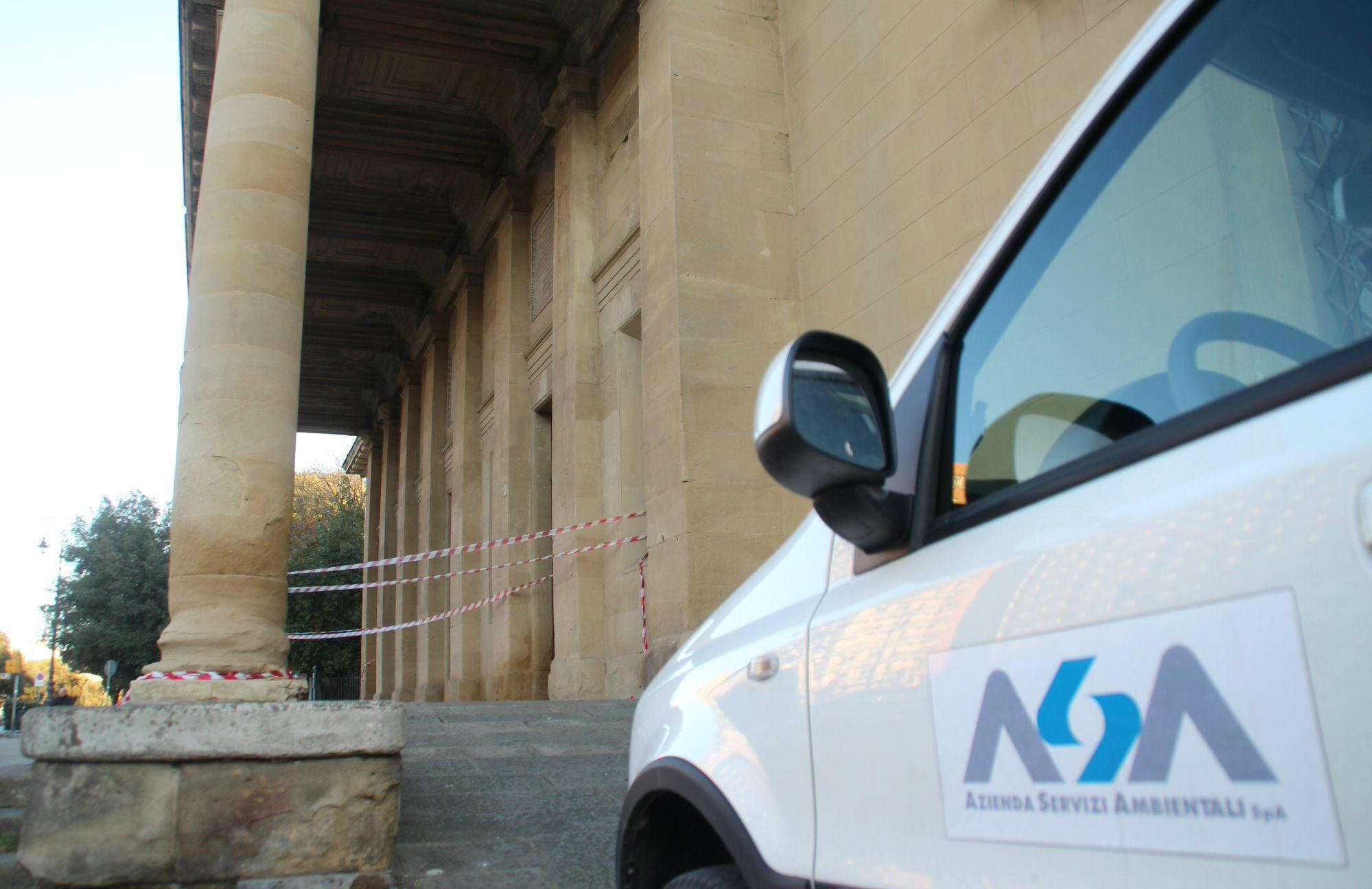 I tecnici dell'Asa al lavoro (foto di archivio)