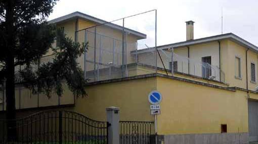 Scarpe rosse anti violenza anche al carcere minorile