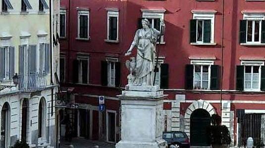 Ma le feste in città partono in ritardo, «qui non c’è niente»