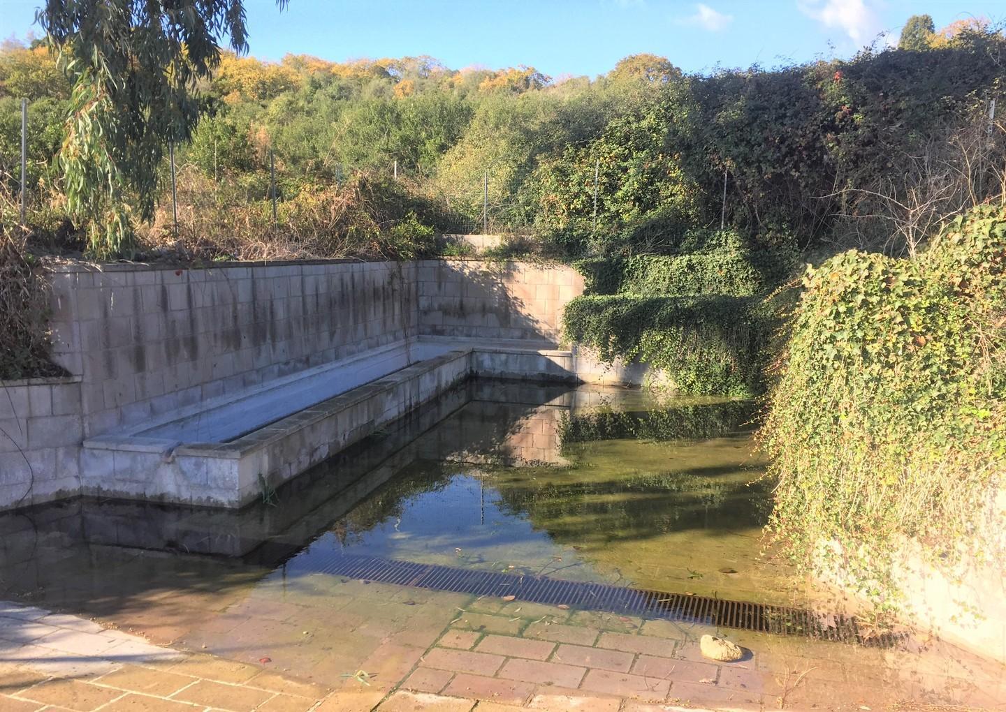 La fontana di Ispada in stato d’abbandono