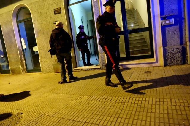 Artigiano picchiato e legato nella bottega 