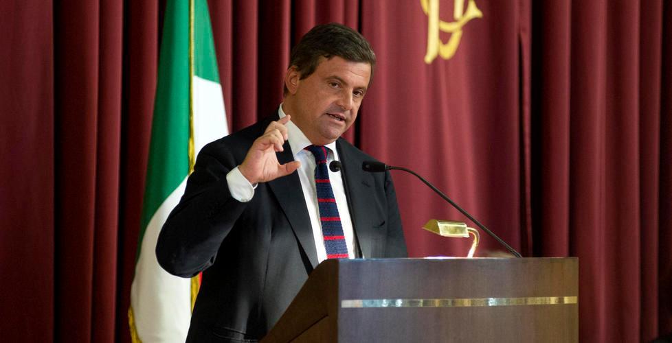 Calenda: "Rebrab vuole speculare, chiede il doppio di quanto ha messo in Aferpi"