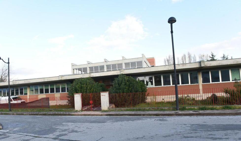 Alunni al freddo nella primaria Collodi 