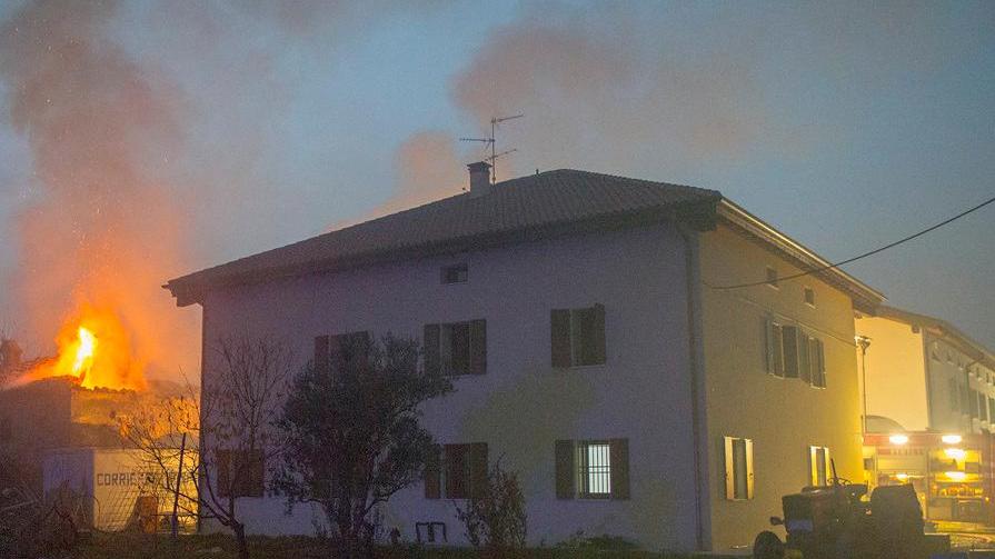 Soliera, appicca il fuoco al fienile per avere l’assicurazione