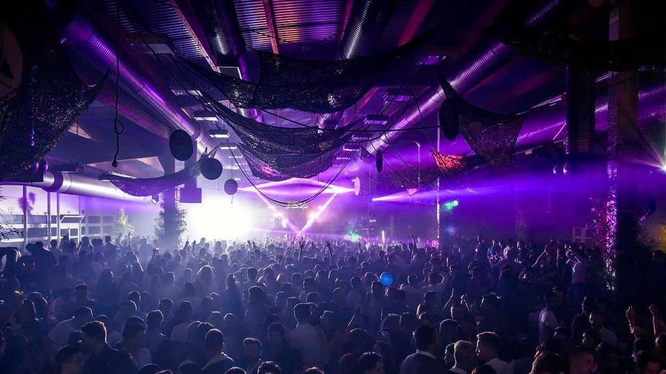 Il circolo privato era una discoteca