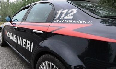 Manomette il contachilometri e poi vende l’auto 