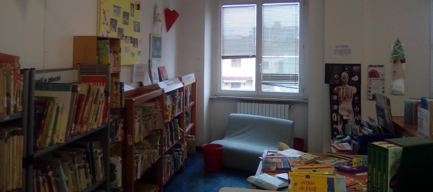 Piove e la biblioteca si allaga 