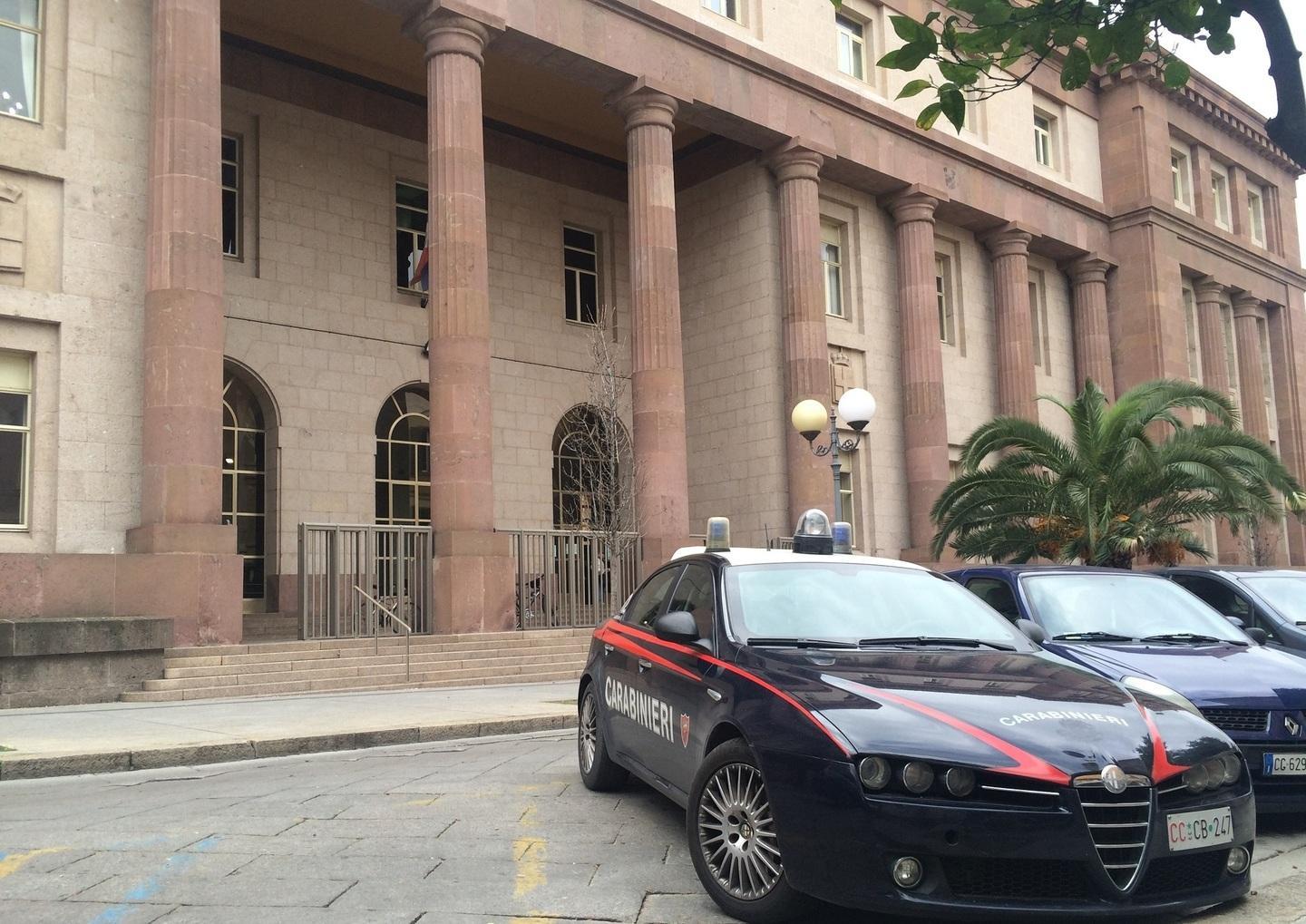 Eroina e cocaina nel sangue della 22enne 