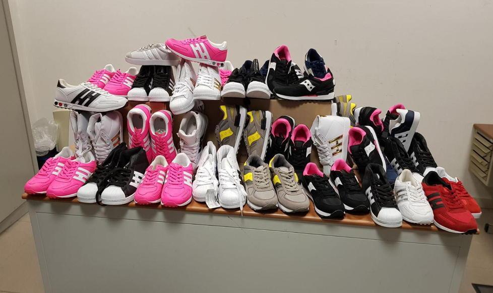 Griffe, maxi sequestro di scarpe 