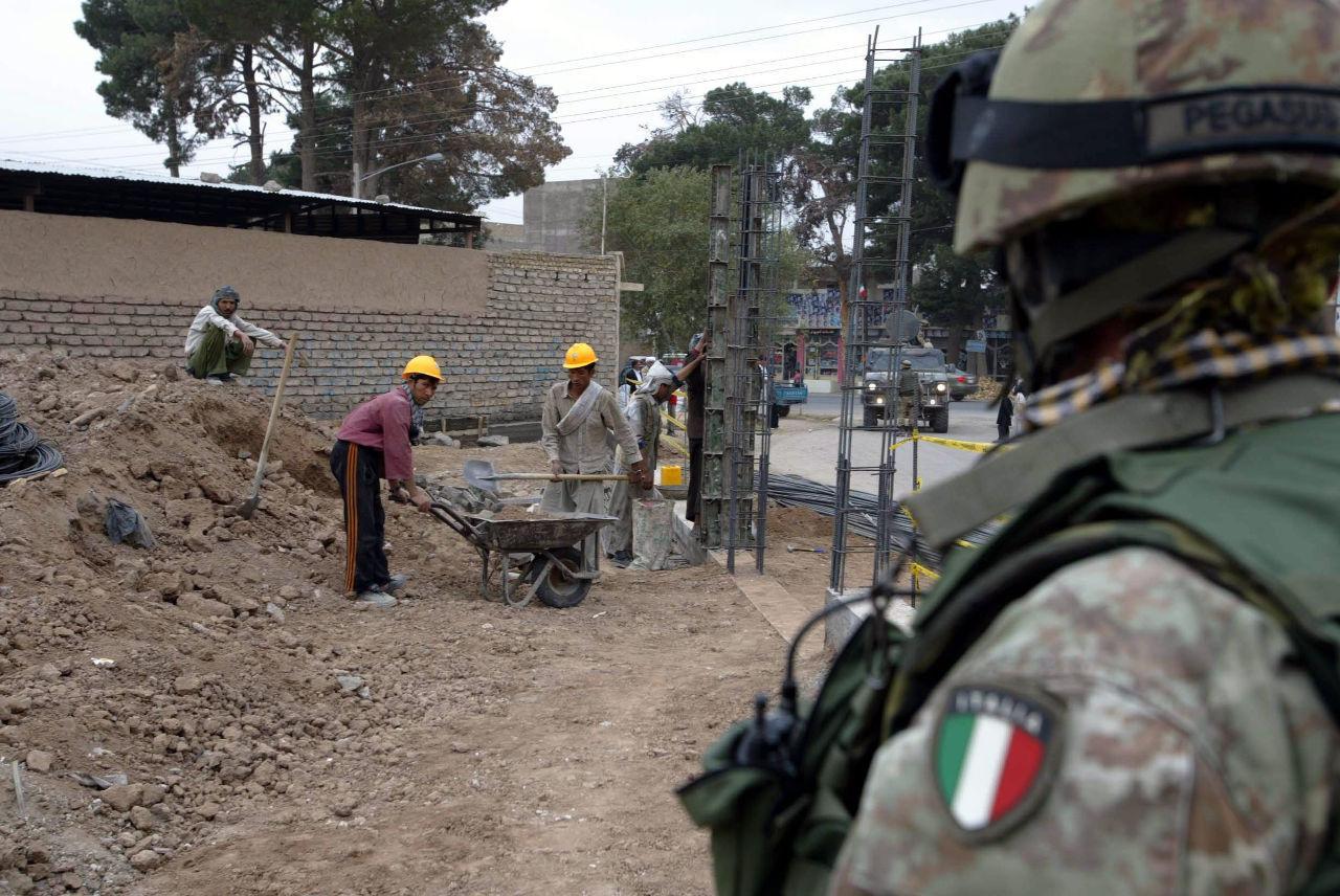 Un militare della Brigata Sassari in missione a Herat