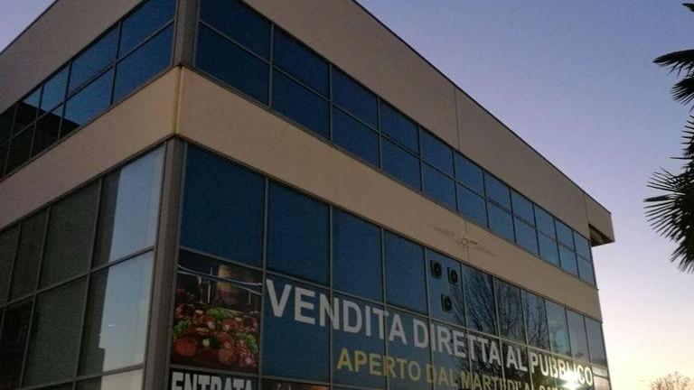 Vignola, caccia le false cooperative: Rossi Carni assume tutti