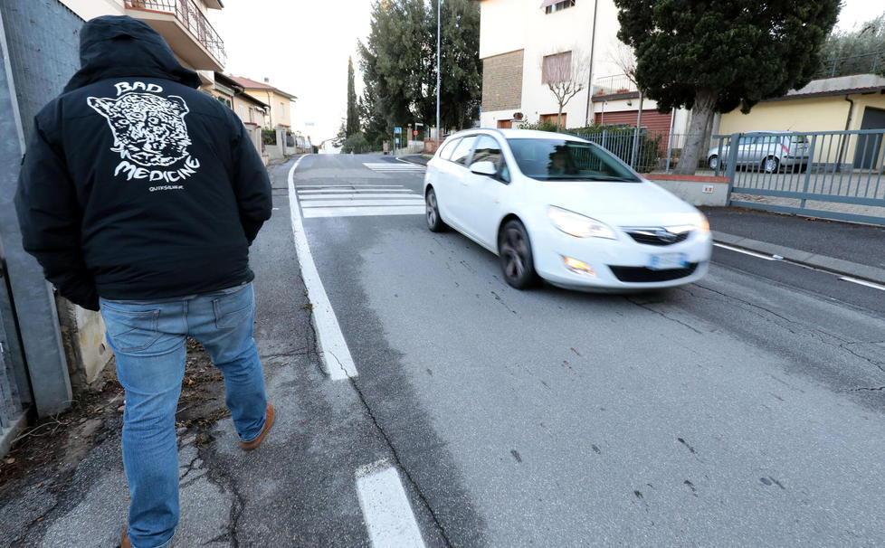 Un tratto di strada sulla Tosco Romagnola per cui si sono mobilitati i 130 residenti (foto agenzia Sestini)