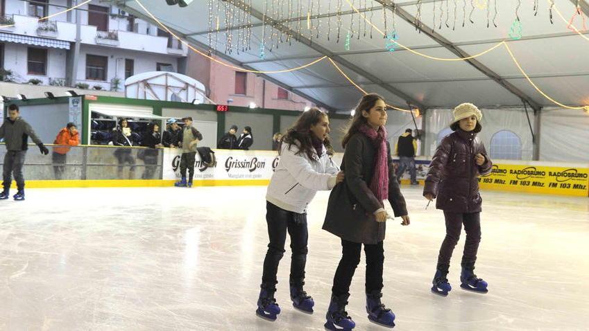 La pista sul ghiaccio riscalda le giornate fino al 4 febbraio