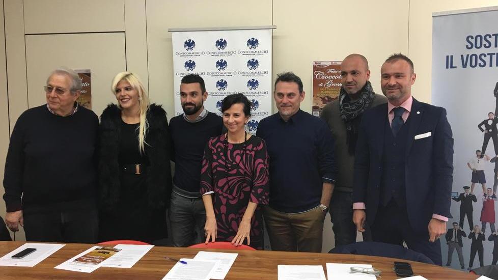 Si accende il Natale in centro storico
